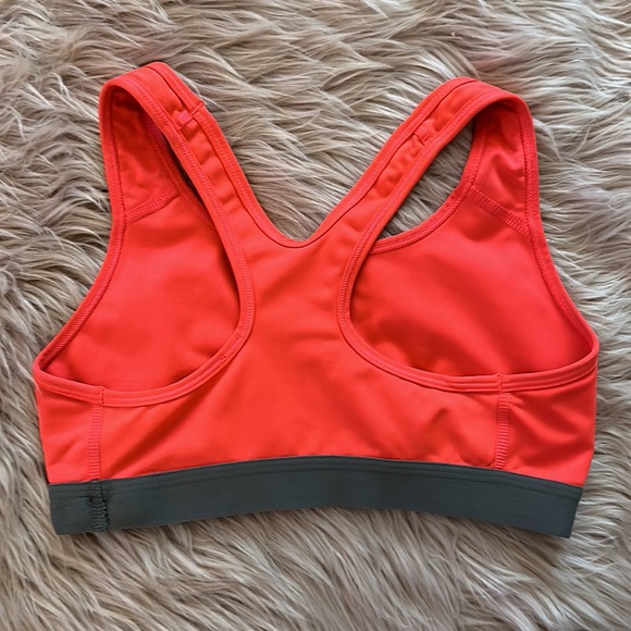 Hot pink Nike racerback sports bra 🌺✔️ - Picture 3 of 4